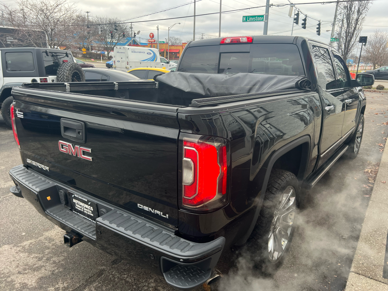 GMC Sierra 1500 4WD Crew Cab 143.5" Denali 2018
