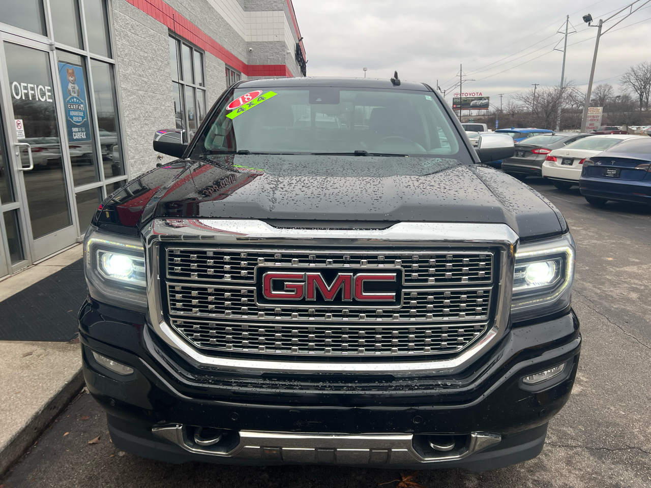 GMC Sierra 1500 4WD Crew Cab 143.5" Denali 2018