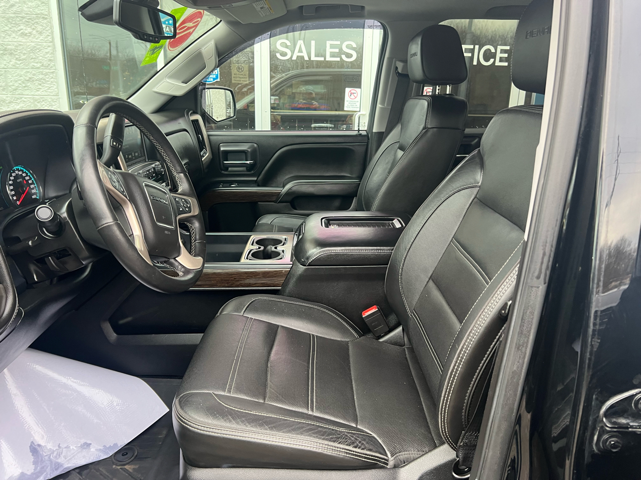 GMC Sierra 1500 4WD Crew Cab 143.5" Denali 2018