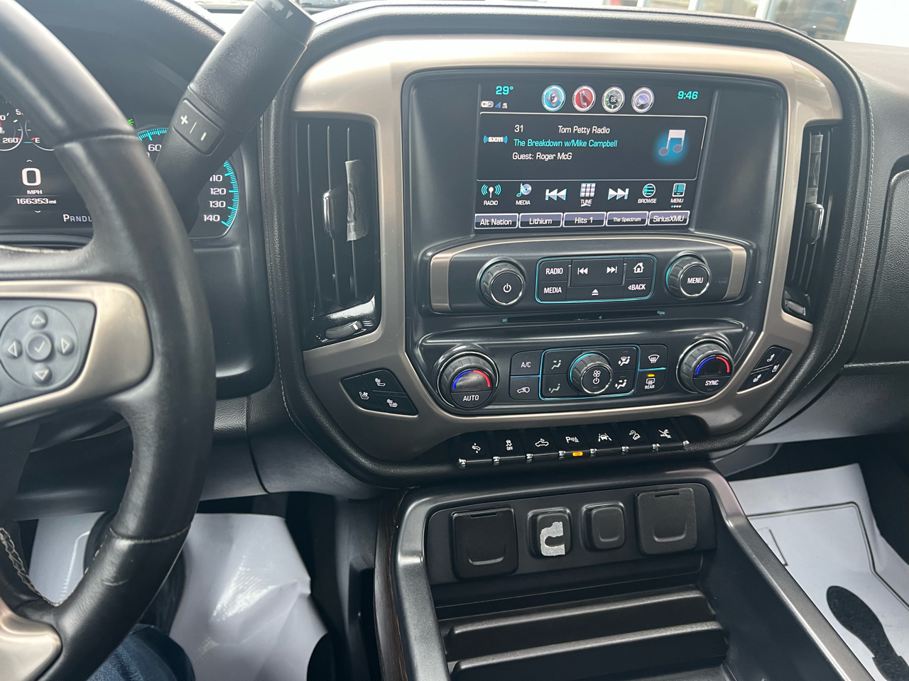 GMC Sierra 1500 4WD Crew Cab 143.5" Denali 2018