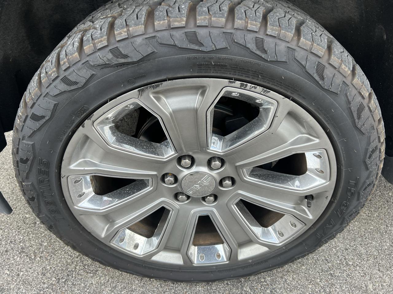 GMC Sierra 1500 4WD Crew Cab 143.5" Denali 2018