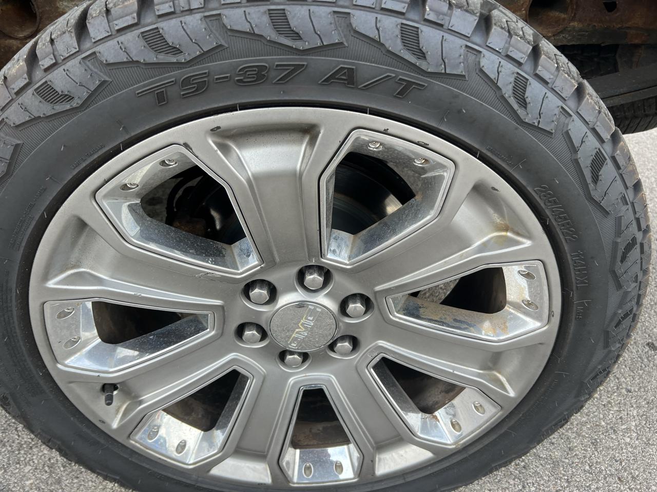 GMC Sierra 1500 4WD Crew Cab 143.5" Denali 2018
