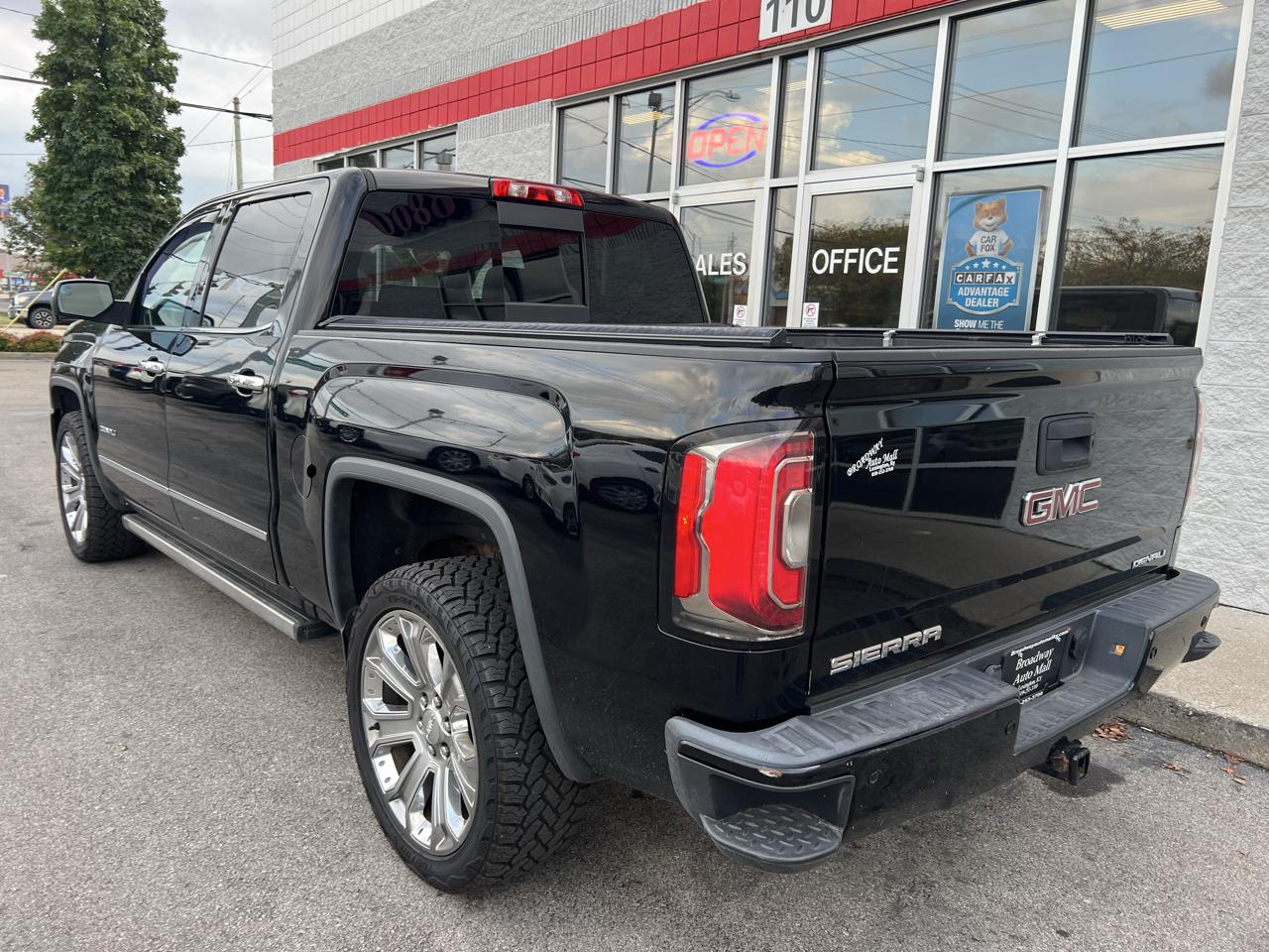 GMC Sierra 1500 4WD Crew Cab 143.5" Denali 2018