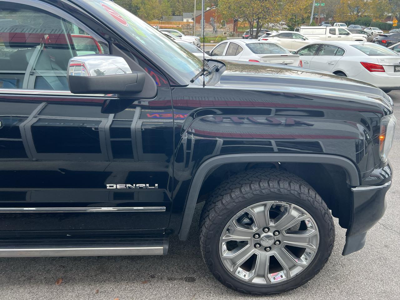 GMC Sierra 1500 4WD Crew Cab 143.5" Denali 2018