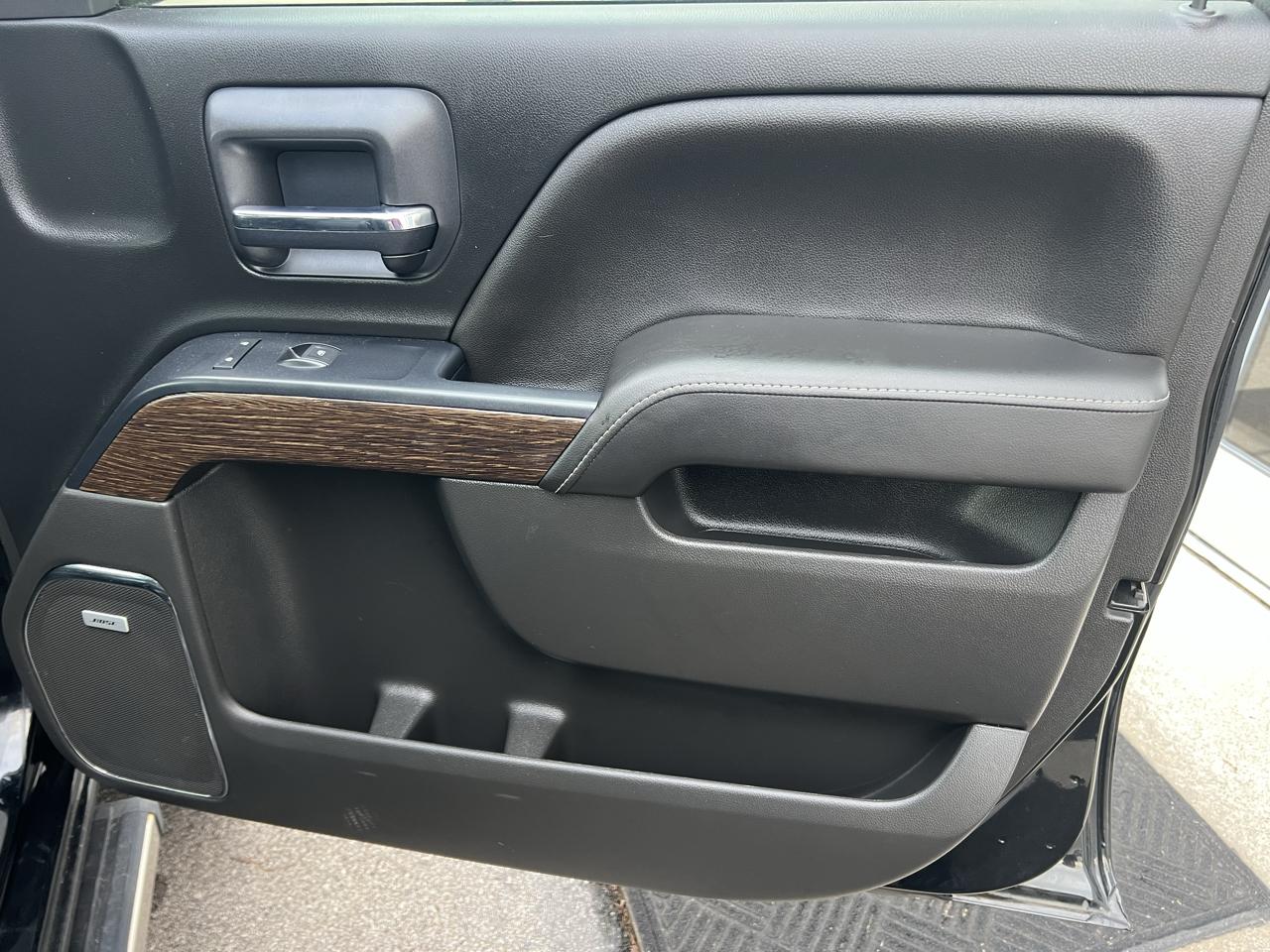 GMC Sierra 1500 4WD Crew Cab 143.5" Denali 2018