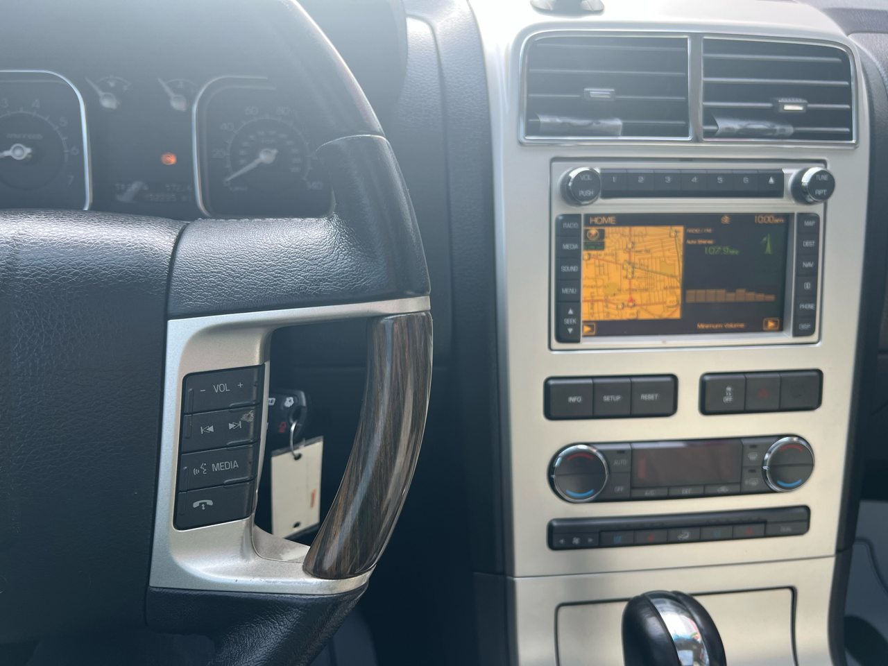 Lincoln MKX AWD 4dr 2010