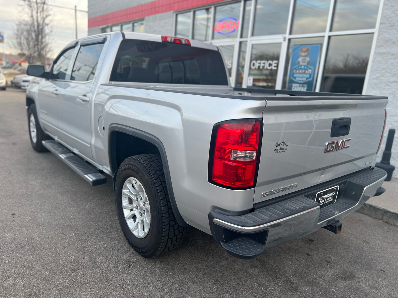 GMC Sierra 1500 4WD Crew Cab 143.5" SLE 2015