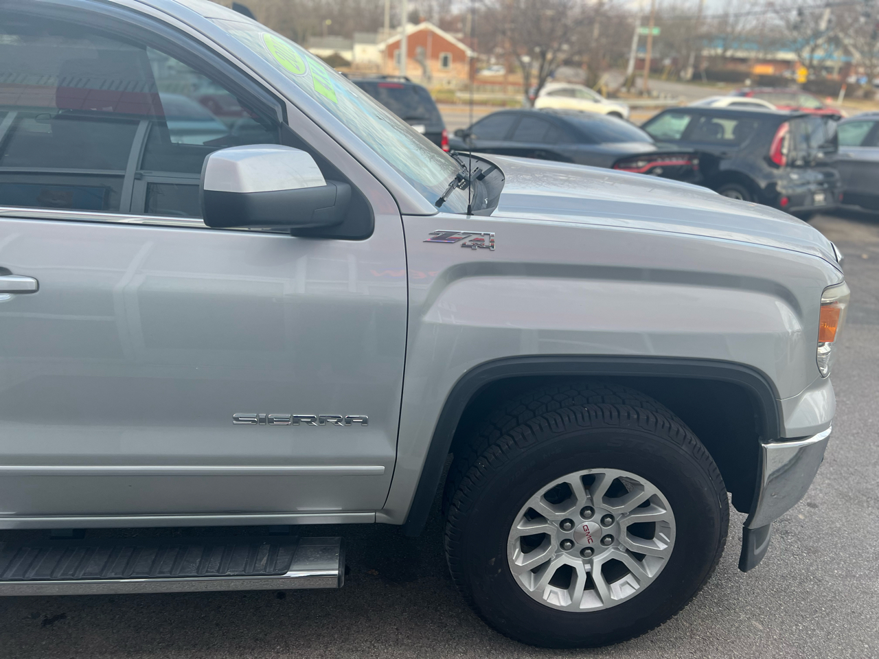 GMC Sierra 1500 4WD Crew Cab 143.5" SLE 2015