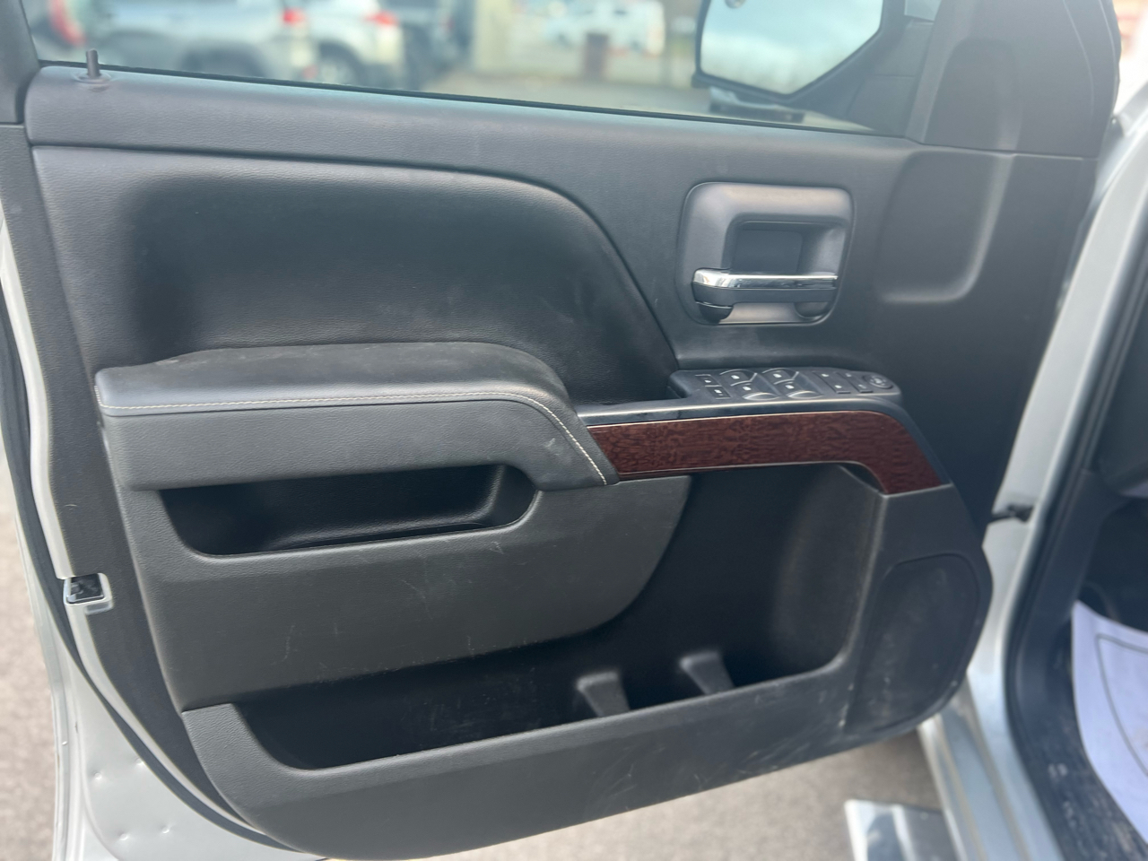 GMC Sierra 1500 4WD Crew Cab 143.5" SLE 2015