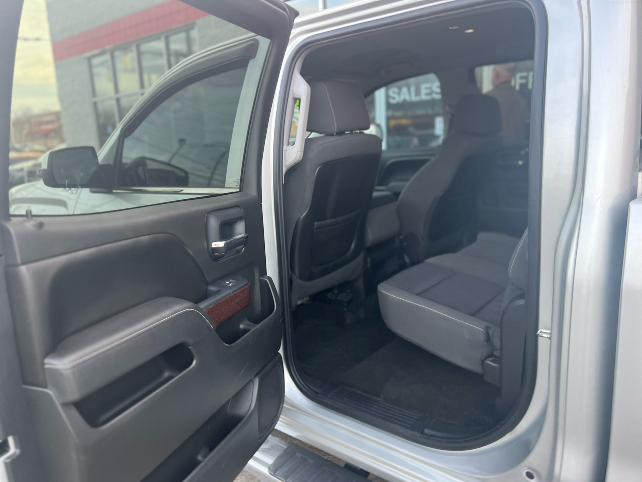 GMC Sierra 1500 4WD Crew Cab 143.5" SLE 2015