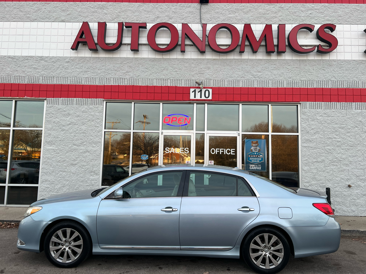 Toyota Avalon 4dr Sdn (Natl) 2012