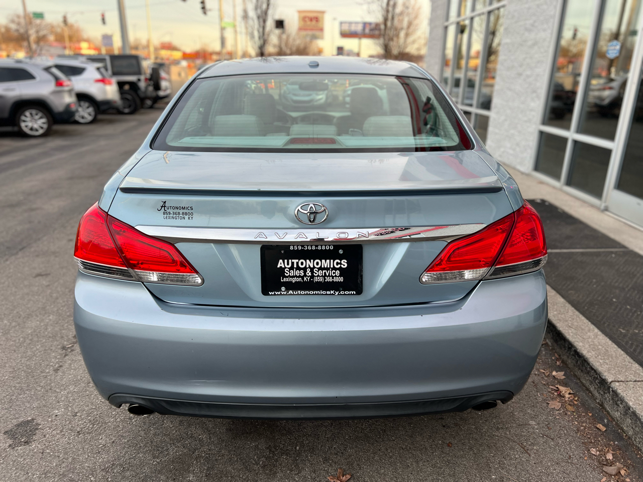 Toyota Avalon 4dr Sdn (Natl) 2012