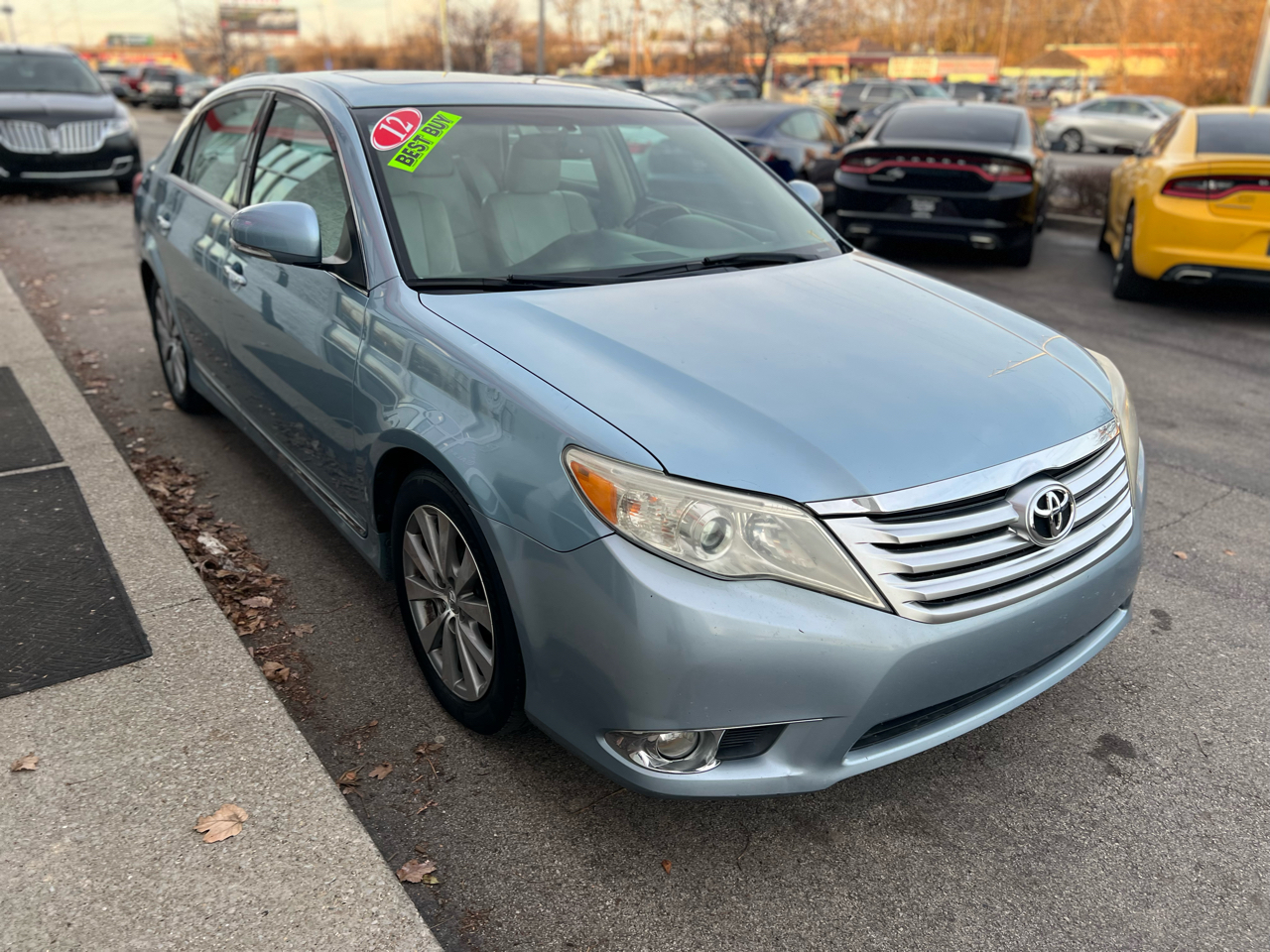 Toyota Avalon 4dr Sdn (Natl) 2012