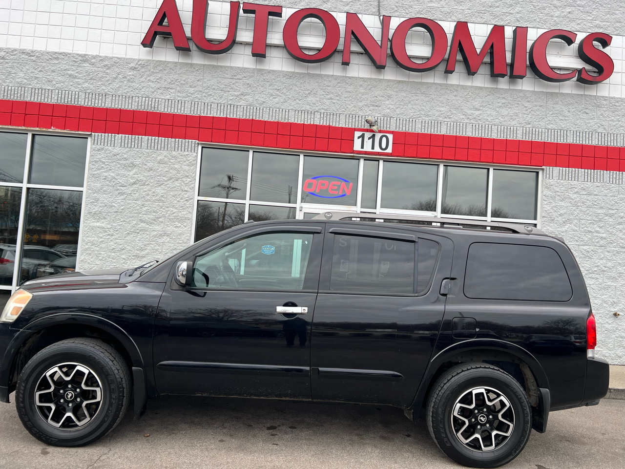 Nissan Armada 4WD 4dr SV 2012