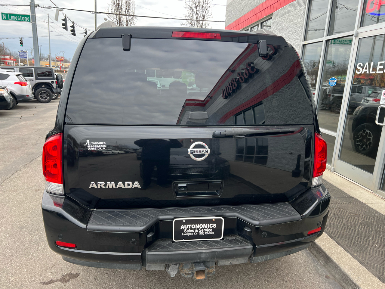Nissan Armada 4WD 4dr SV 2012