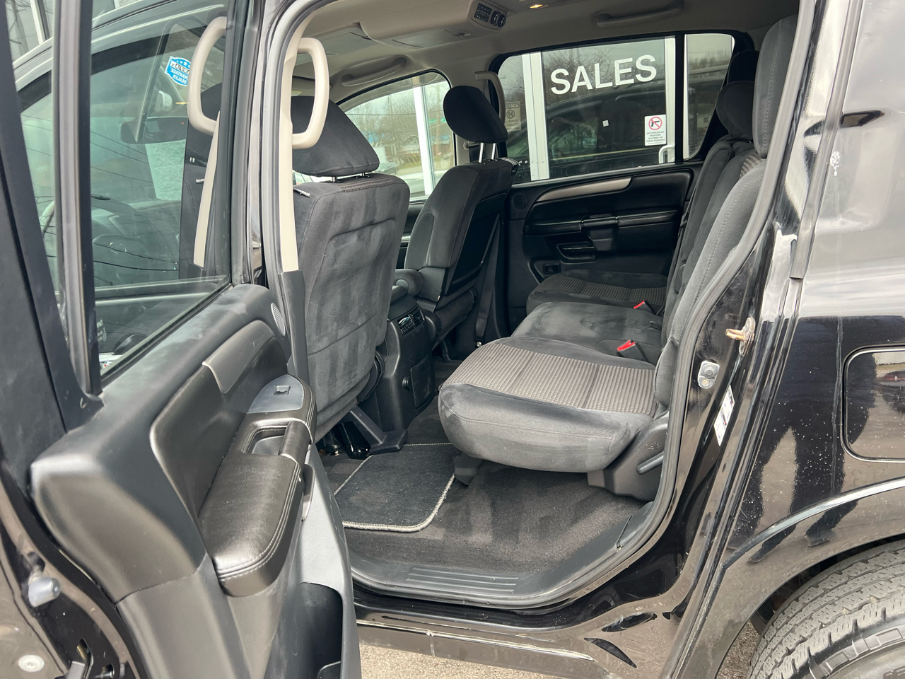 Nissan Armada 4WD 4dr SV 2012