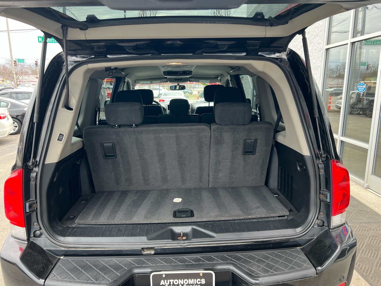 Nissan Armada 4WD 4dr SV 2012