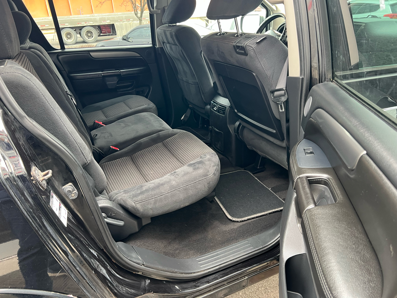 Nissan Armada 4WD 4dr SV 2012