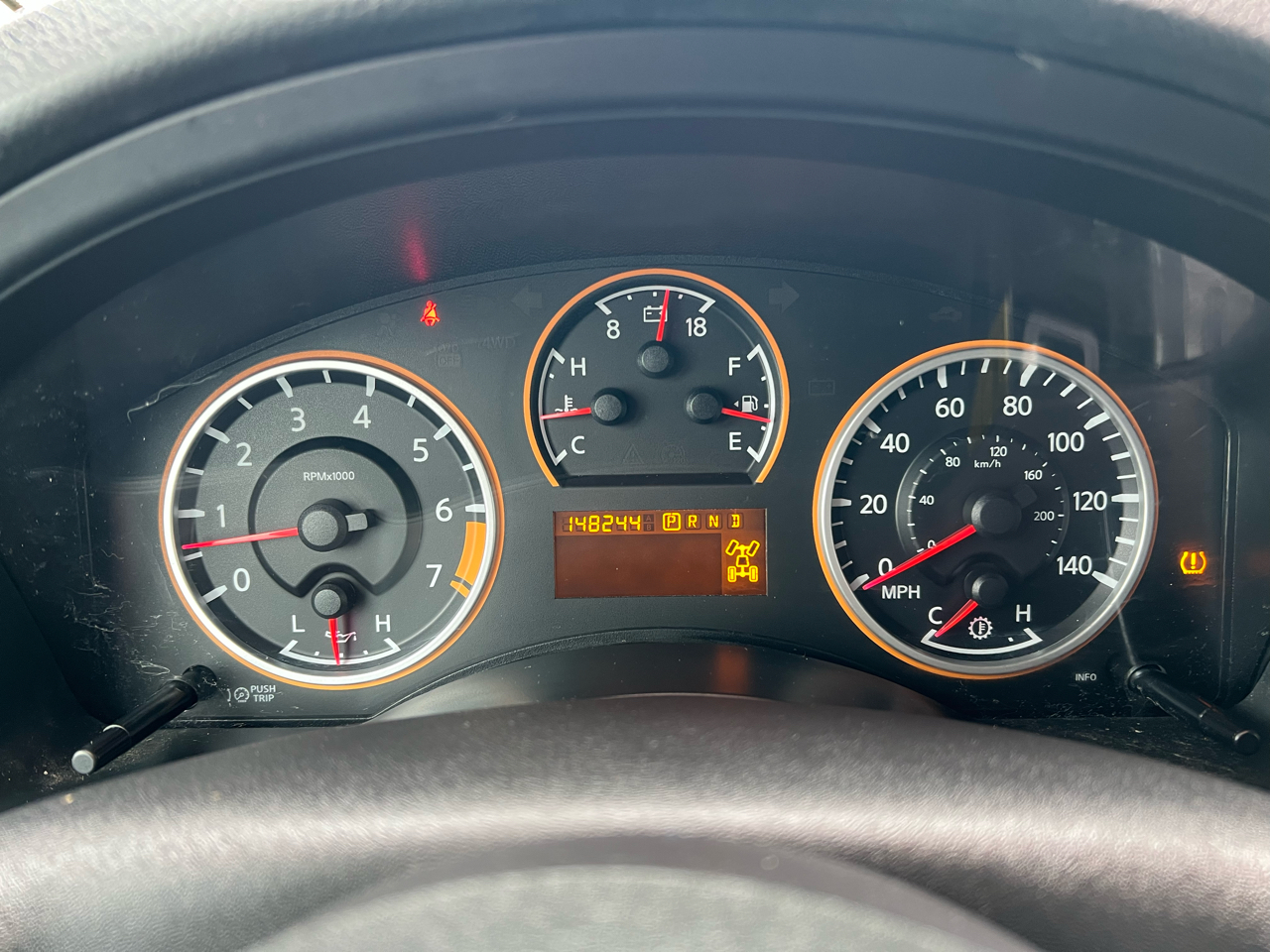 Nissan Armada 4WD 4dr SV 2012