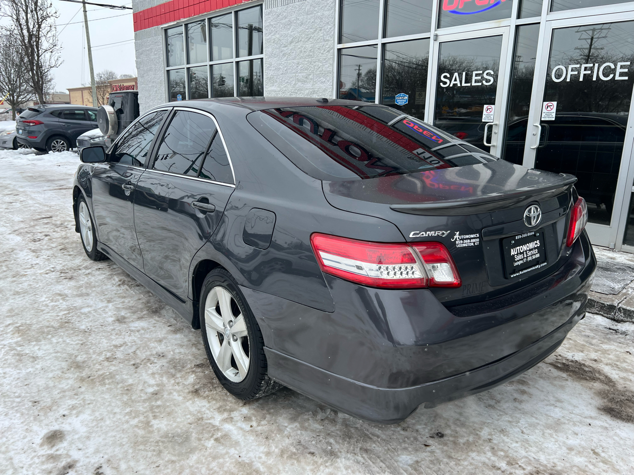 Toyota Camry 4dr Sdn I4 Man LE (Natl) 2011