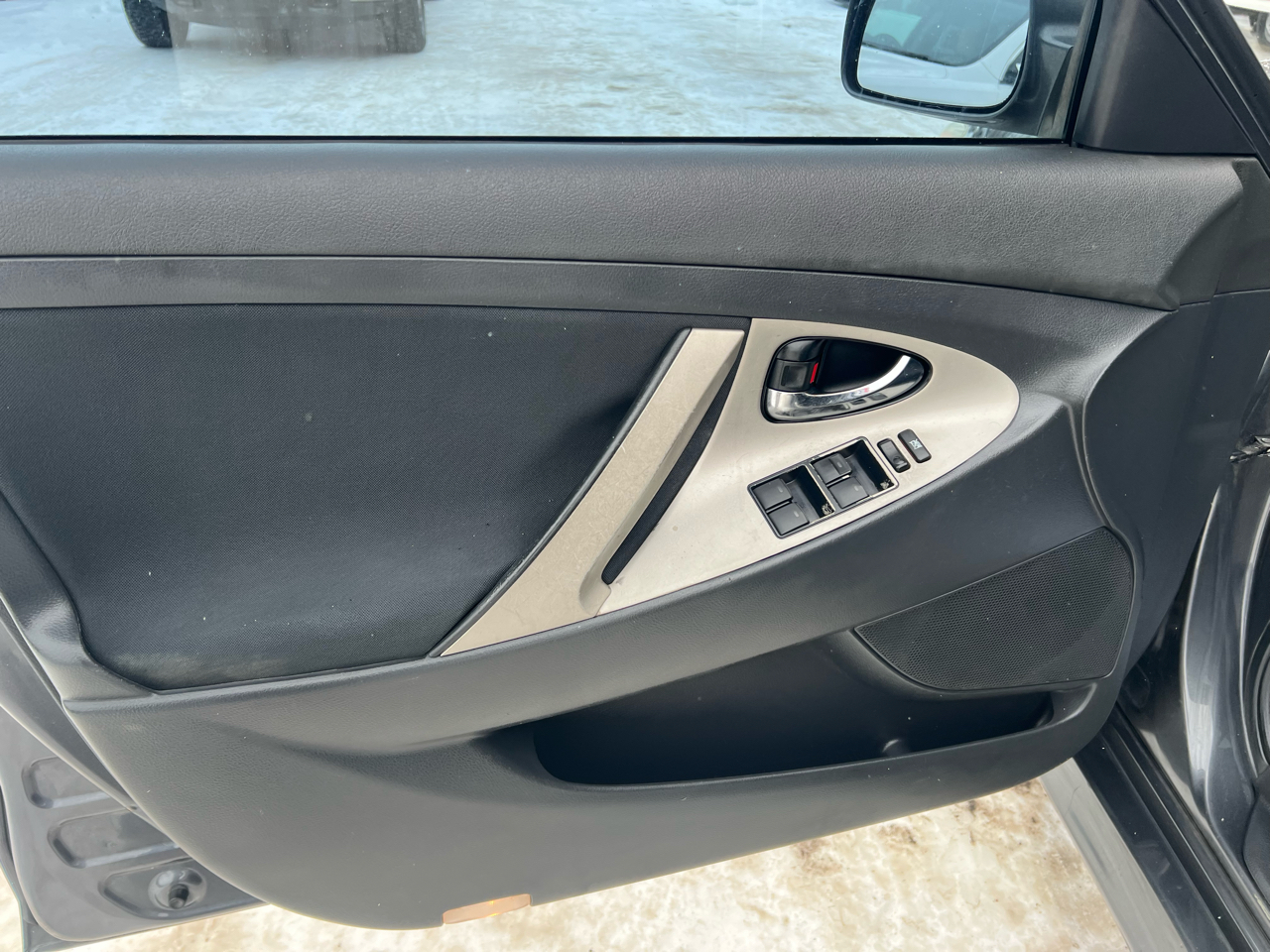 Toyota Camry 4dr Sdn I4 Man LE (Natl) 2011