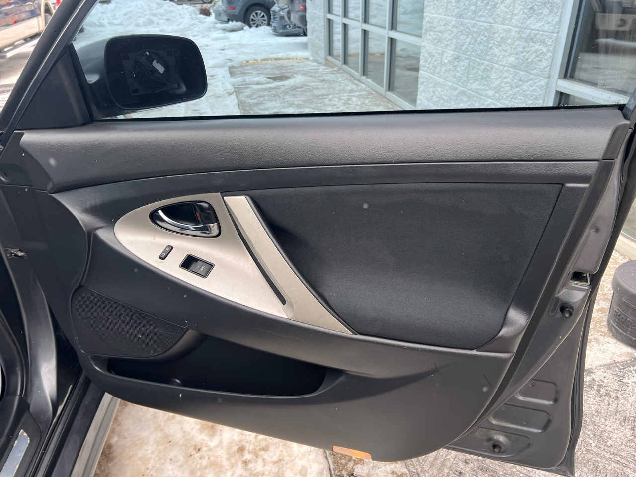 Toyota Camry 4dr Sdn I4 Man LE (Natl) 2011