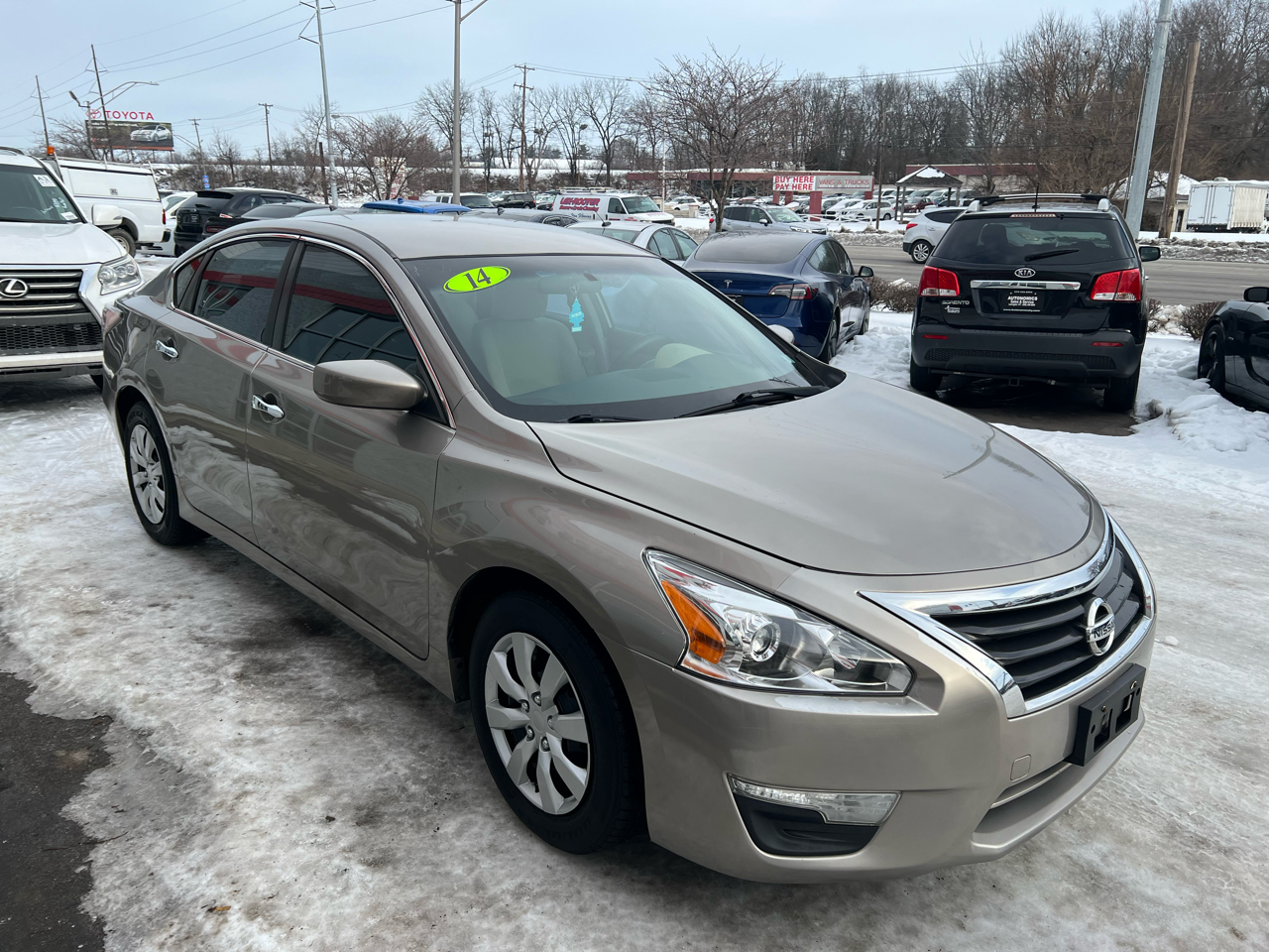 Nissan Altima 4dr Sdn I4 2.5 S 2014