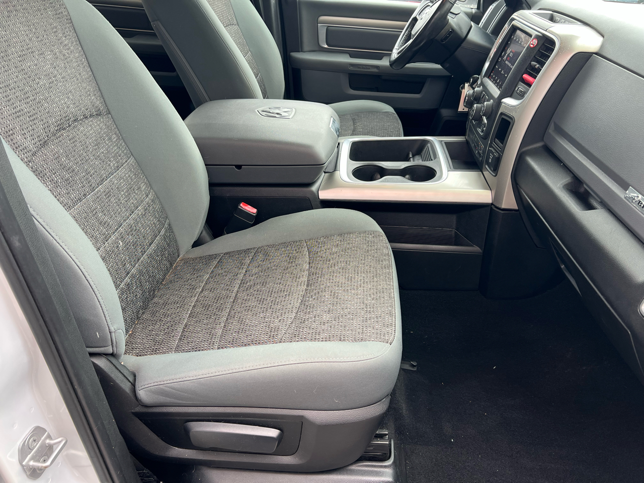 RAM 1500 Big Horn 4x4 Crew Cab 5'7" Box 2018