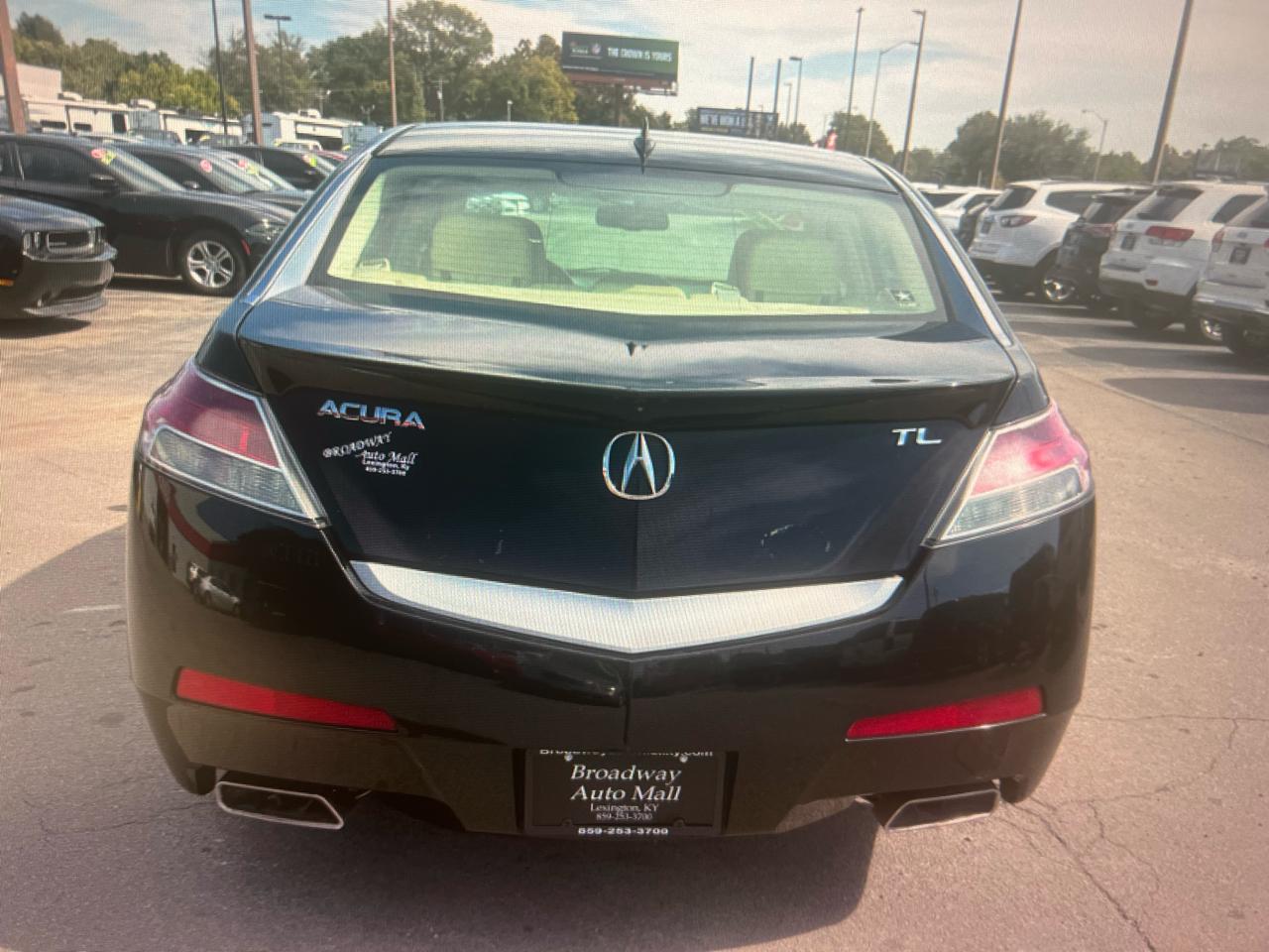 Acura TL 4dr Sdn 2WD Tech 2010