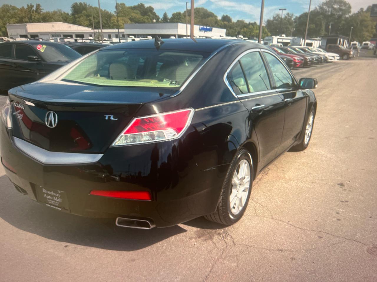 Acura TL 4dr Sdn 2WD Tech 2010