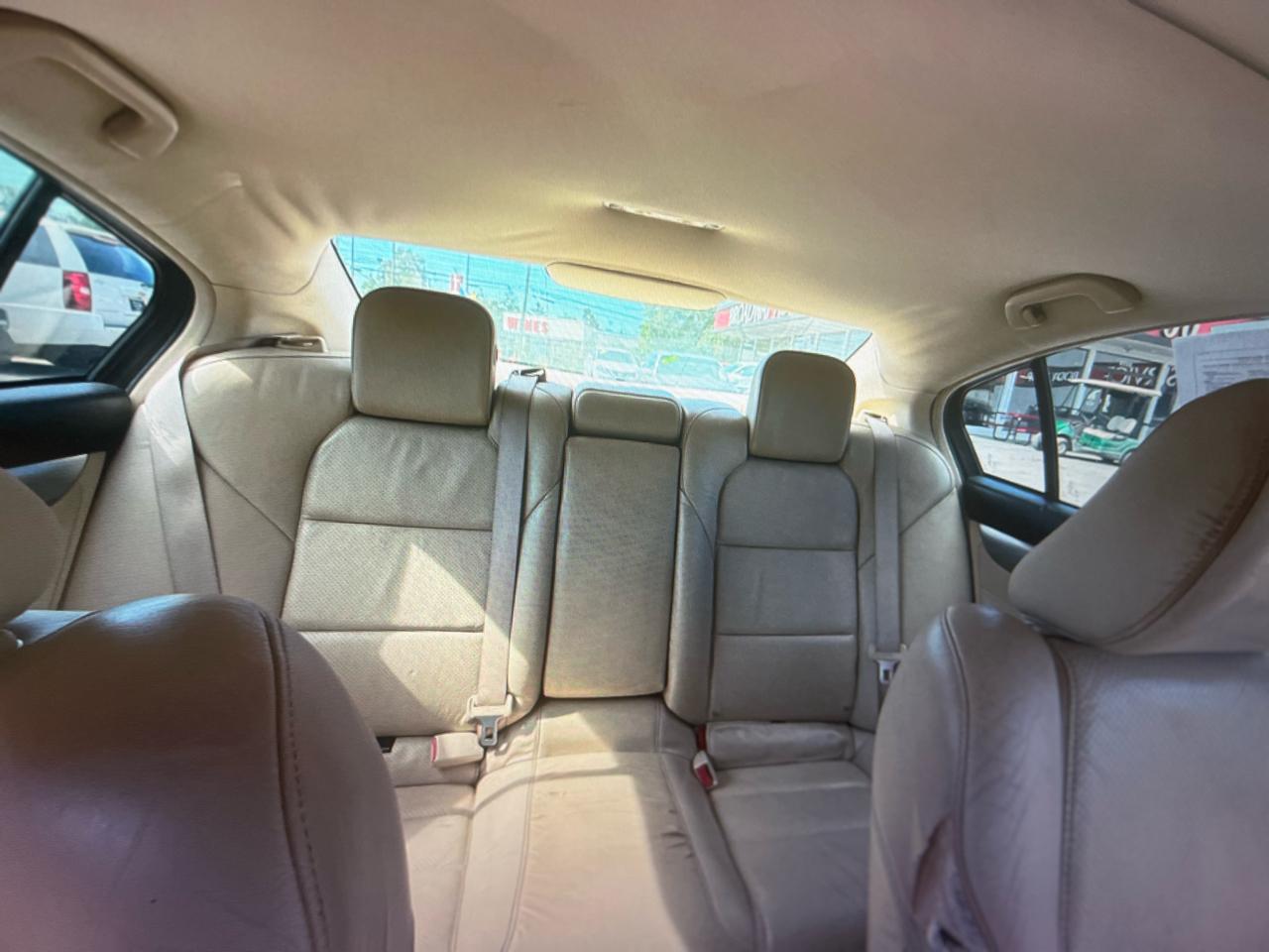 Acura TL 4dr Sdn 2WD Tech 2010