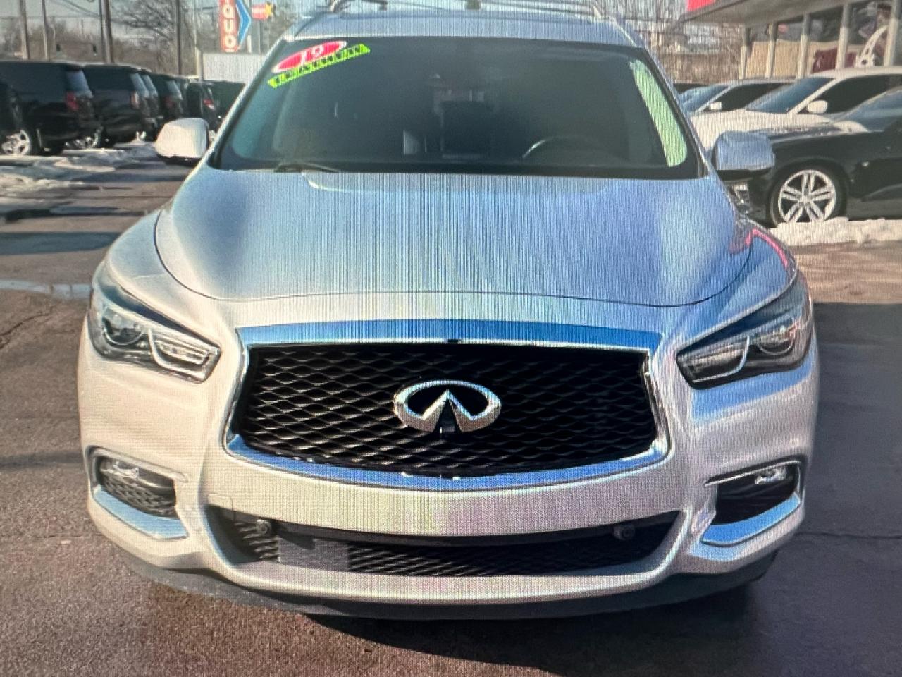 Infiniti QX60 4D SUV FWD 2019
