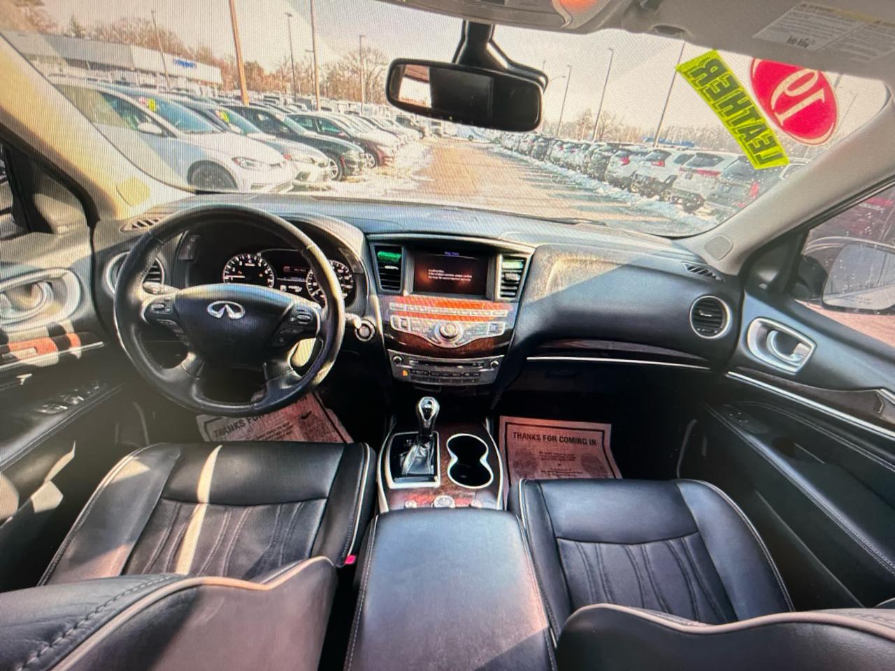 Infiniti QX60 4D SUV FWD 2019