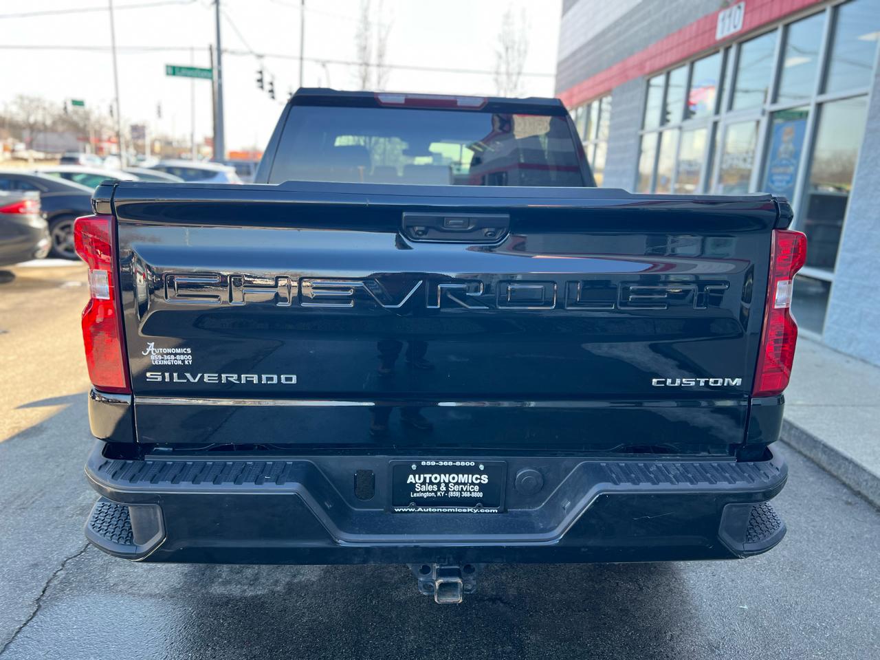 Chevrolet Silverado 1500 2WD Crew Cab 147" Custom 2024