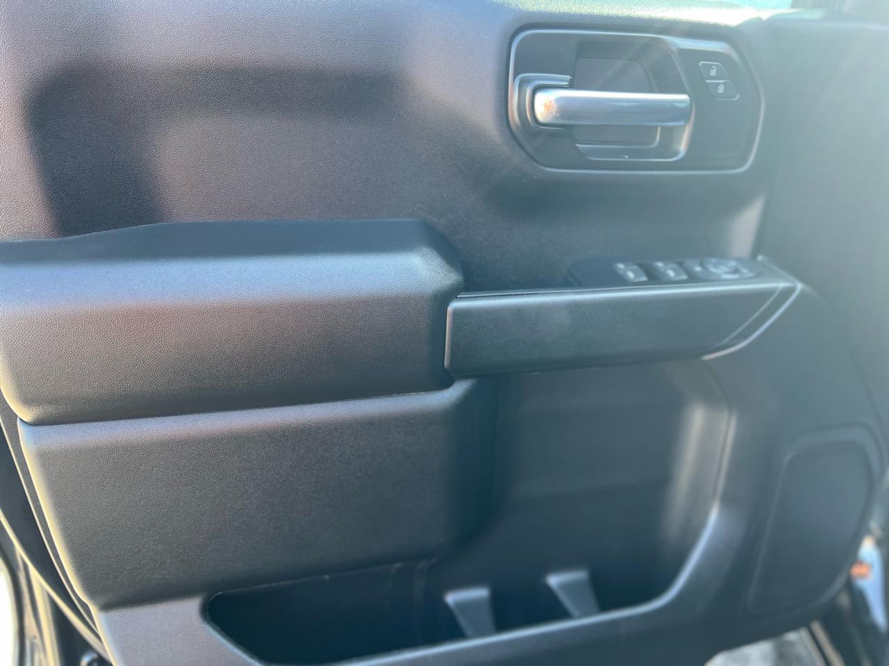 Chevrolet Silverado 1500 2WD Crew Cab 147" Custom 2024