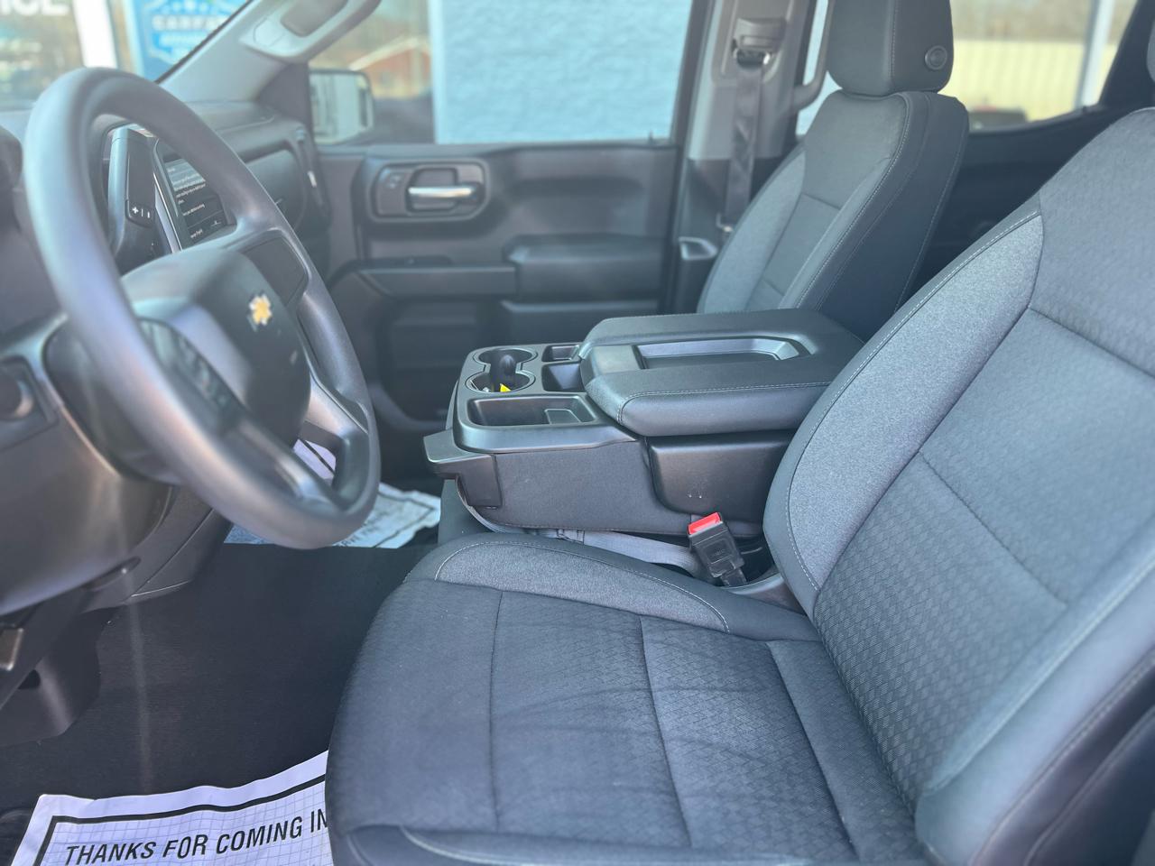 Chevrolet Silverado 1500 2WD Crew Cab 147" Custom 2024