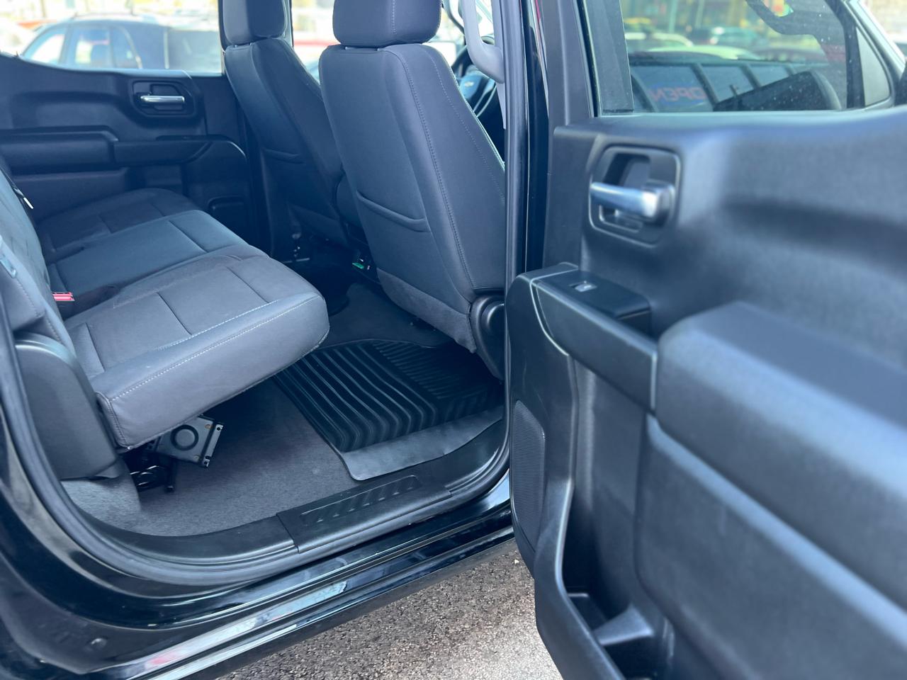 Chevrolet Silverado 1500 2WD Crew Cab 147" Custom 2024