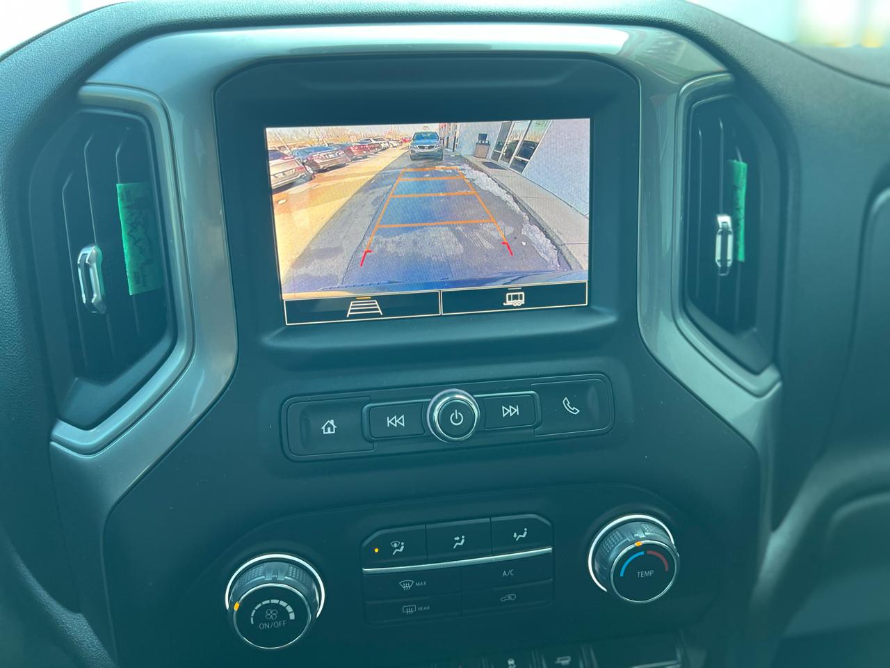 Chevrolet Silverado 1500 2WD Crew Cab 147" Custom 2024