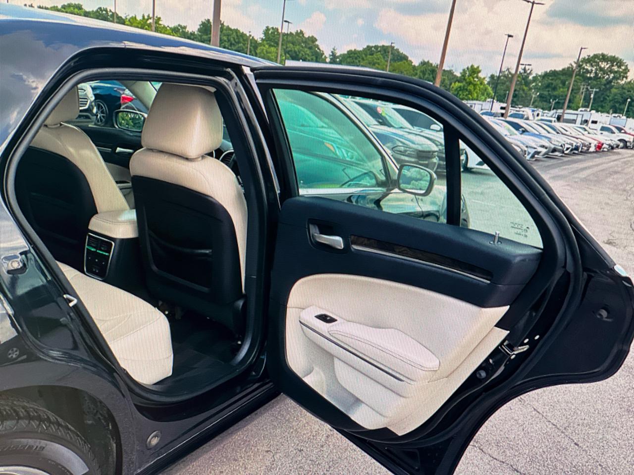 Chrysler 300 300C AWD 2016