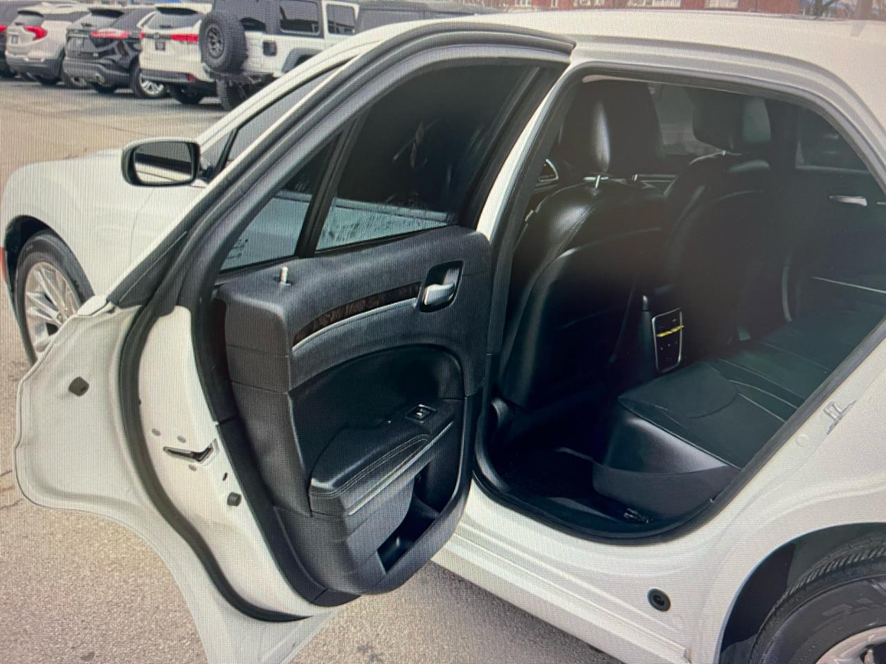 Chrysler 300 300C RWD 2016