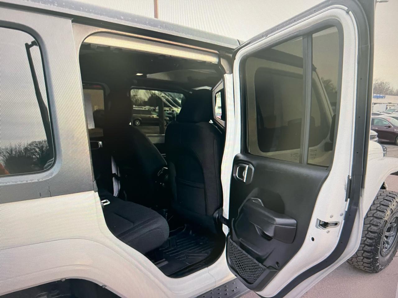 Jeep Wrangler Unlimited 4WD 4dr Sport 2018