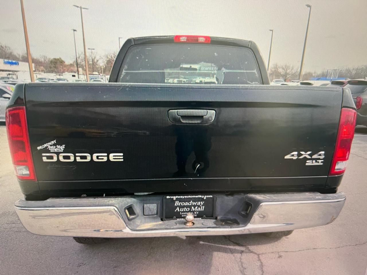 Dodge Ram 1500 4dr Quad Cab 140" WB 2004