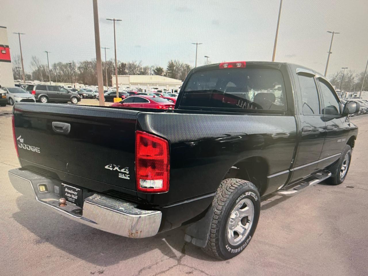 Dodge Ram 1500 4dr Quad Cab 140" WB 2004