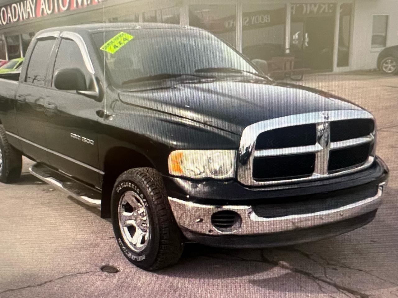 Dodge Ram 1500 4dr Quad Cab 140" WB 2004