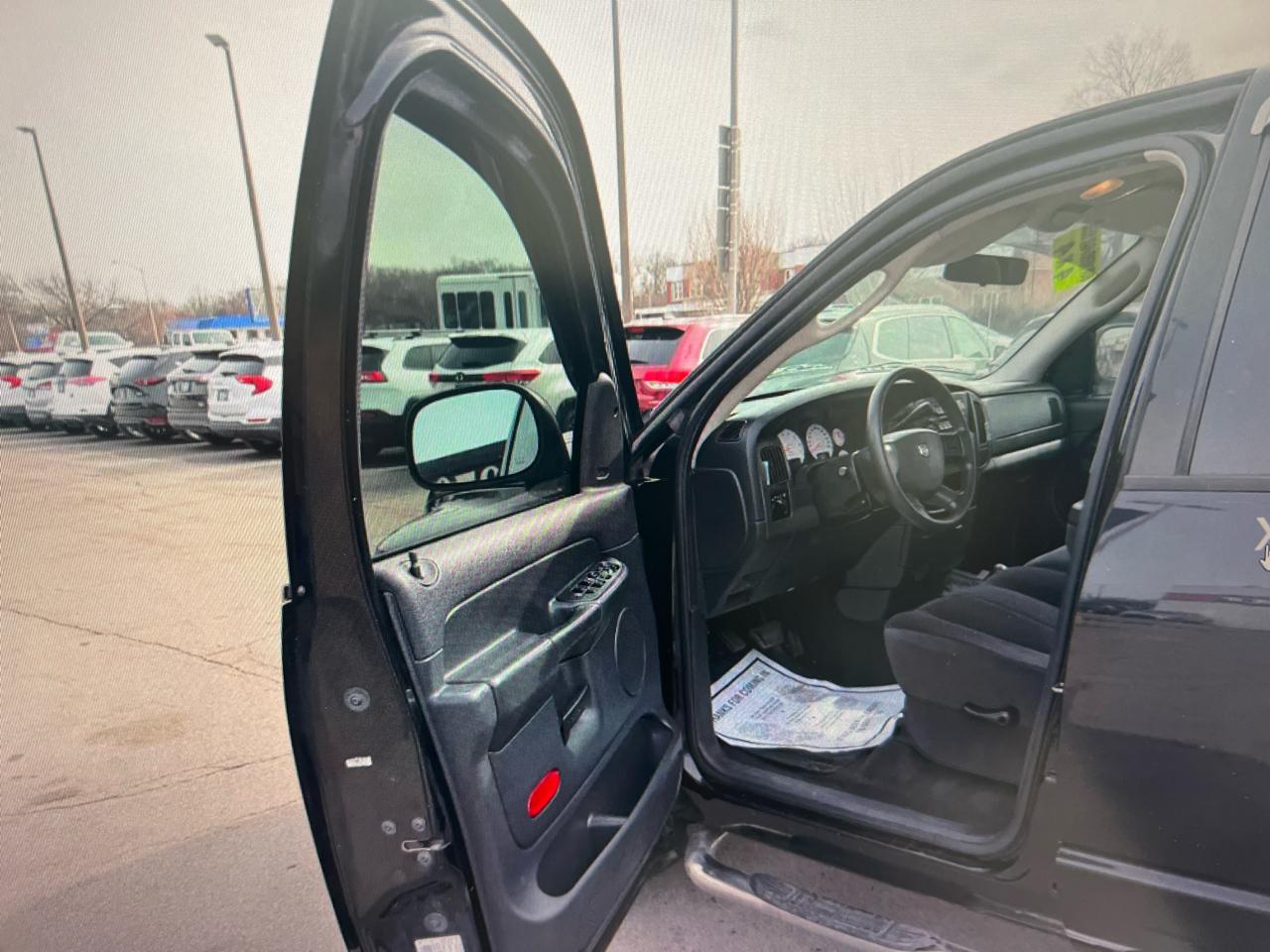 Dodge Ram 1500 4dr Quad Cab 140" WB 2004