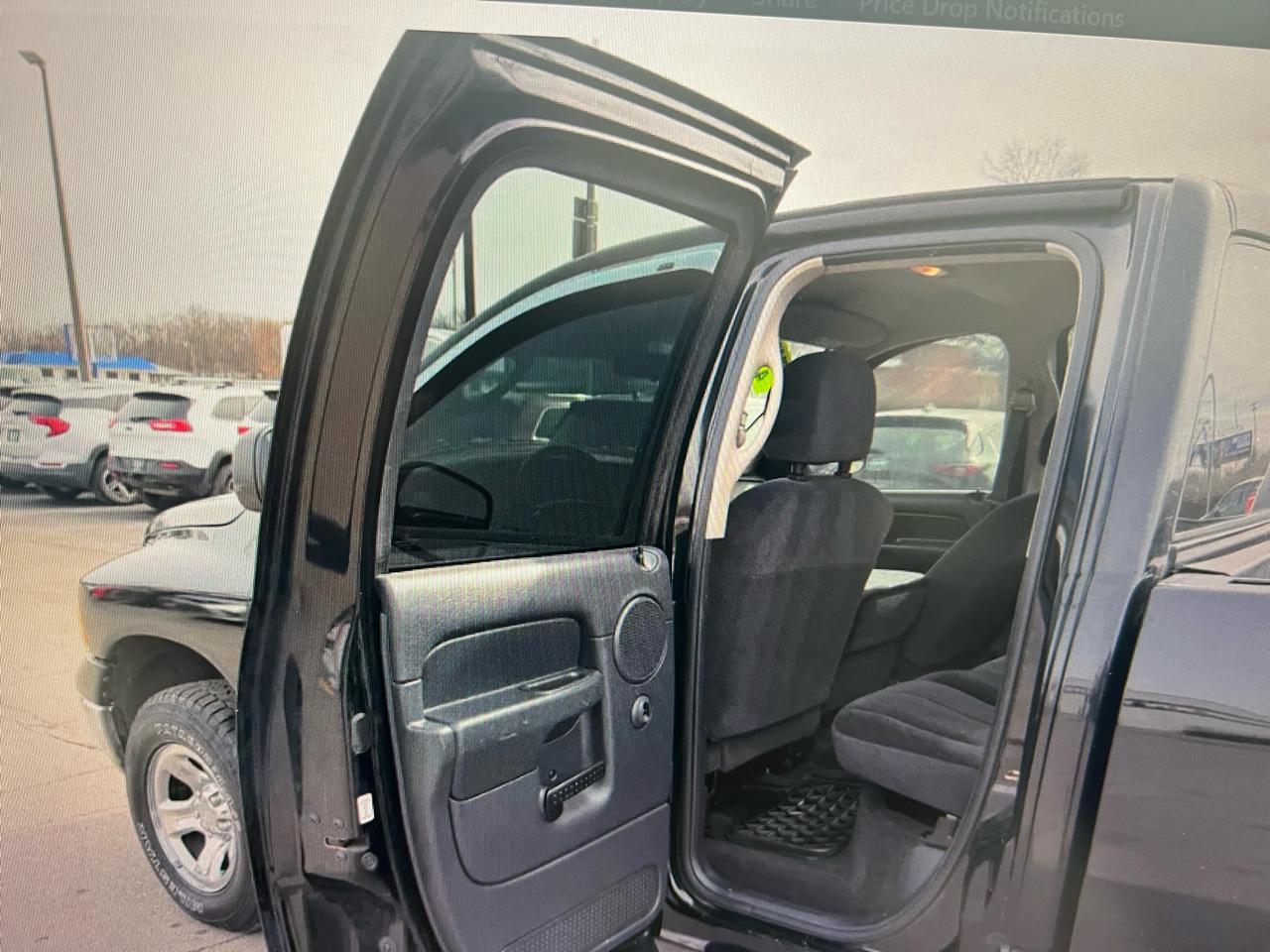 Dodge Ram 1500 4dr Quad Cab 140" WB 2004