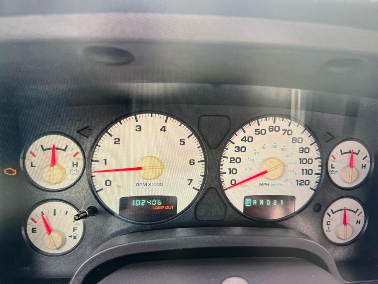 Dodge Ram 1500 4dr Quad Cab 140" WB 2004