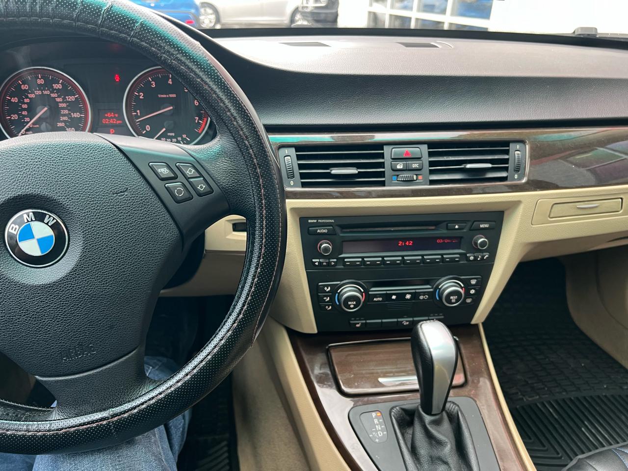 BMW 3 Series 4dr Sdn 328i xDrive AWD SULEV 2009