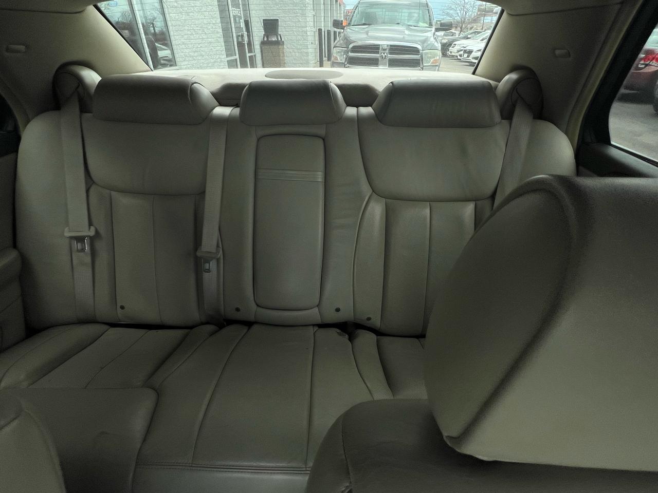 Cadillac DTS 4dr Sdn w/1SA 2010