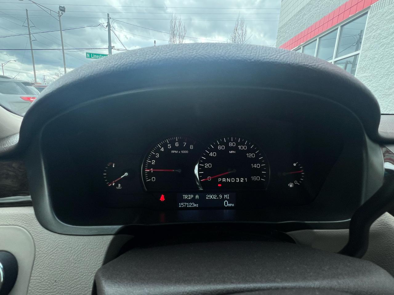 Cadillac DTS 4dr Sdn w/1SA 2010